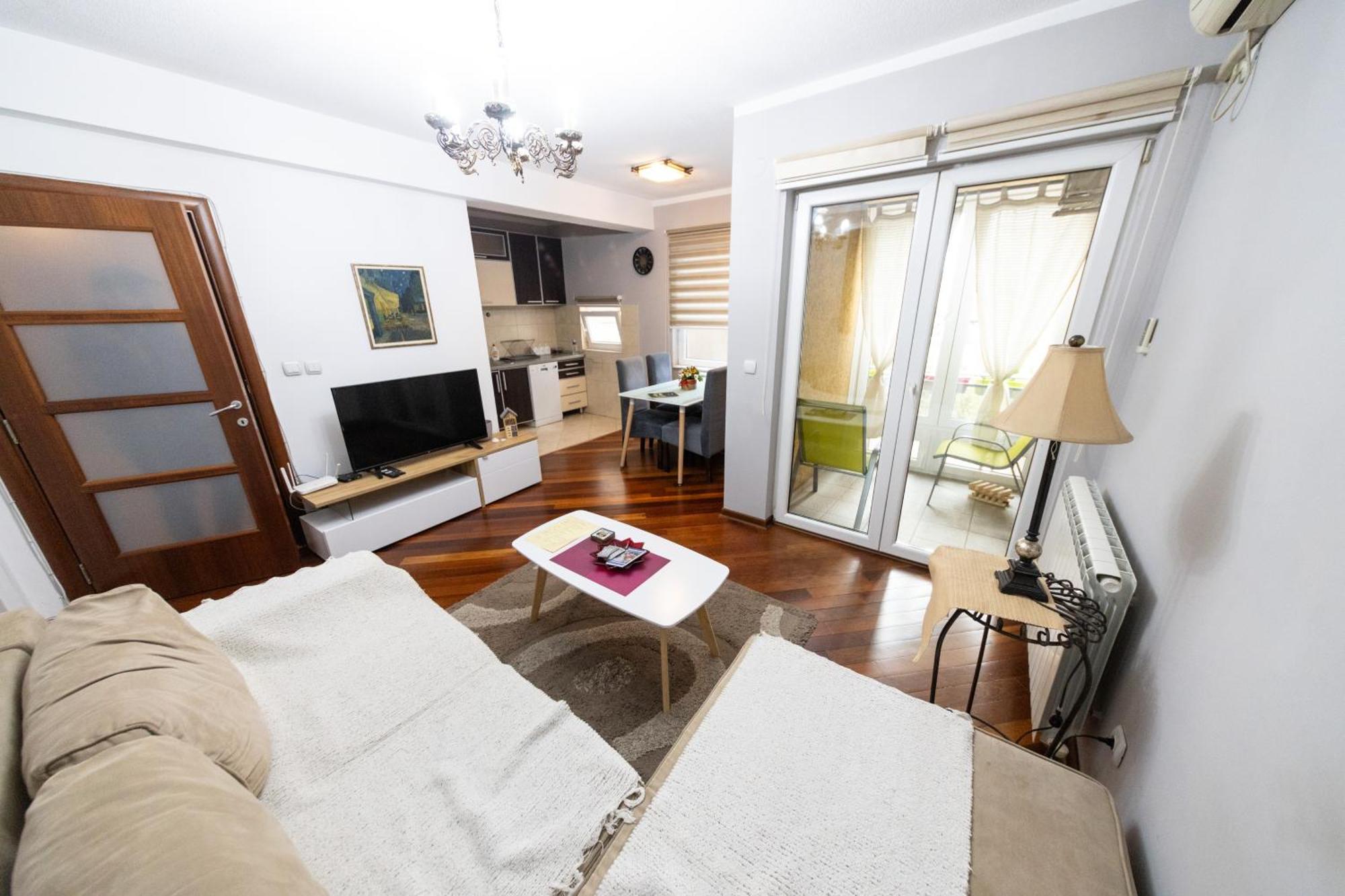 Lux Place Apartments Downtown Kragujevac Exterior foto